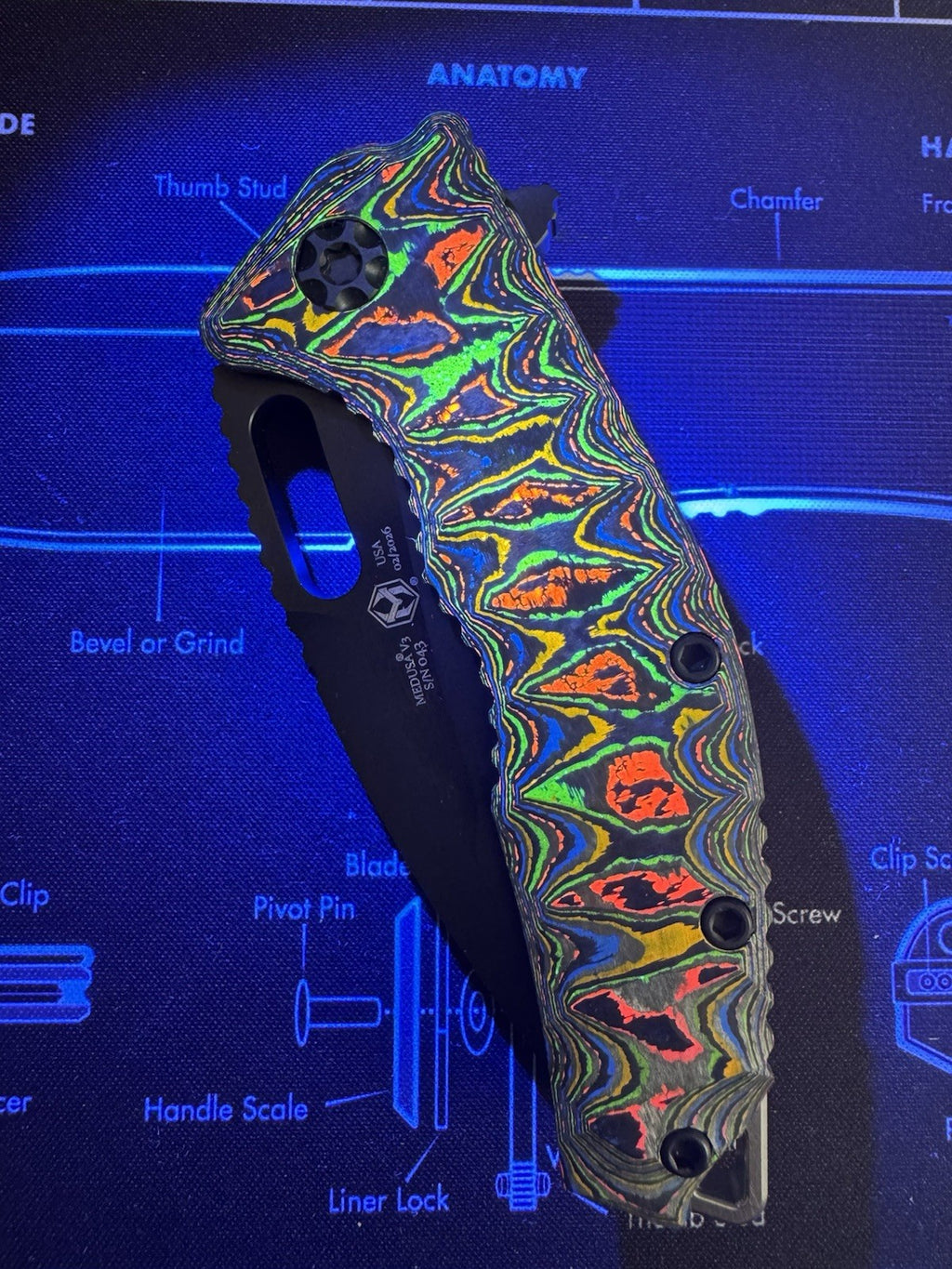 #43 Heretic Medusa Manual - 80s Camo Carbon Milled, Titanium - DLC Magnacut