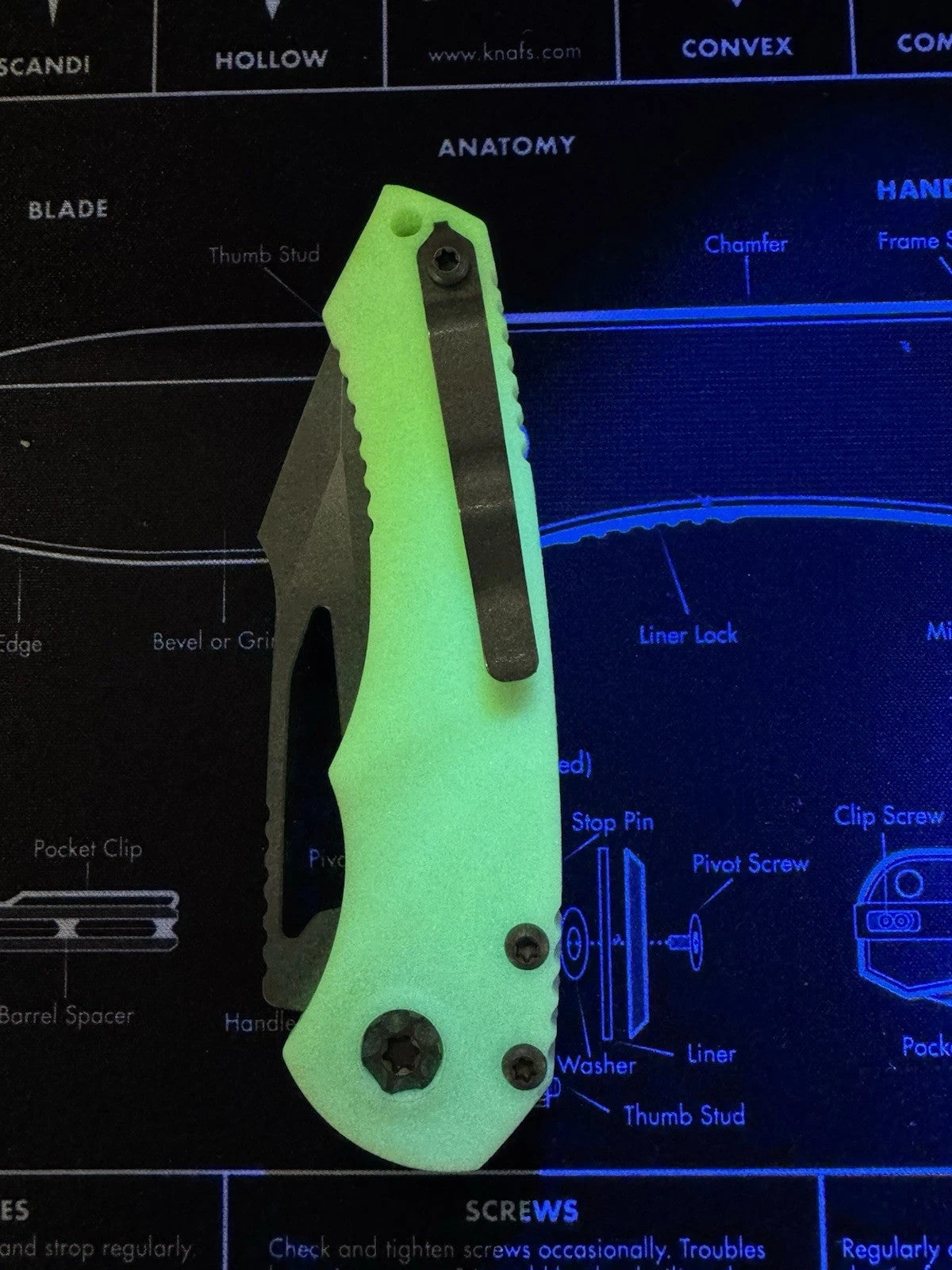 Heretic Knives Mini Pariah Manual Glow Chassis MagnaCut Exclusive