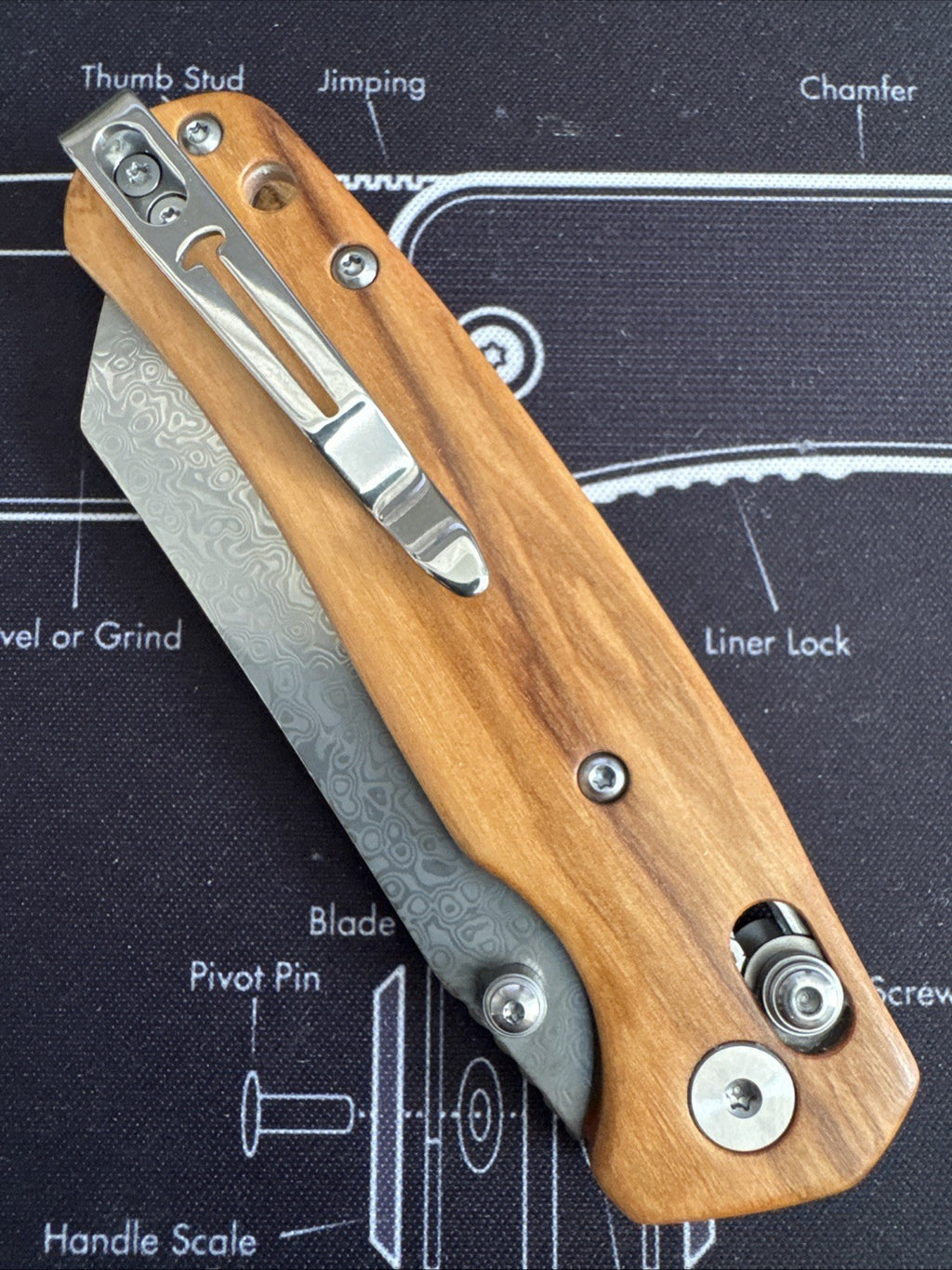 Bestechman Cicada's Wing Crossbar Lock Olive Wood Folding Damascus Knife MK06W2