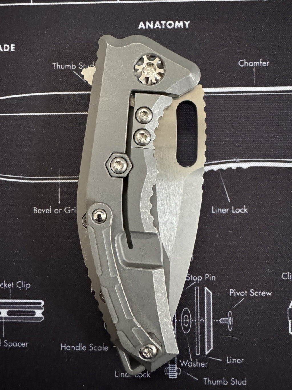 RARE! SOLD OUT  - Heretic Medusa Manual Tanto Battleworn Titanium