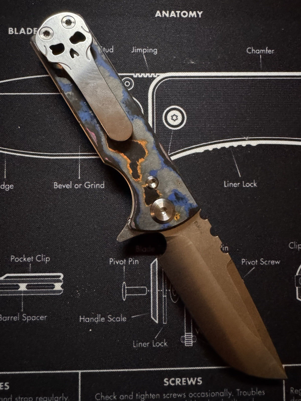 Chaves TAK REDENCION 80s CAMO CARBON Flipper Drop Point, Belt Satin, ELMAX,