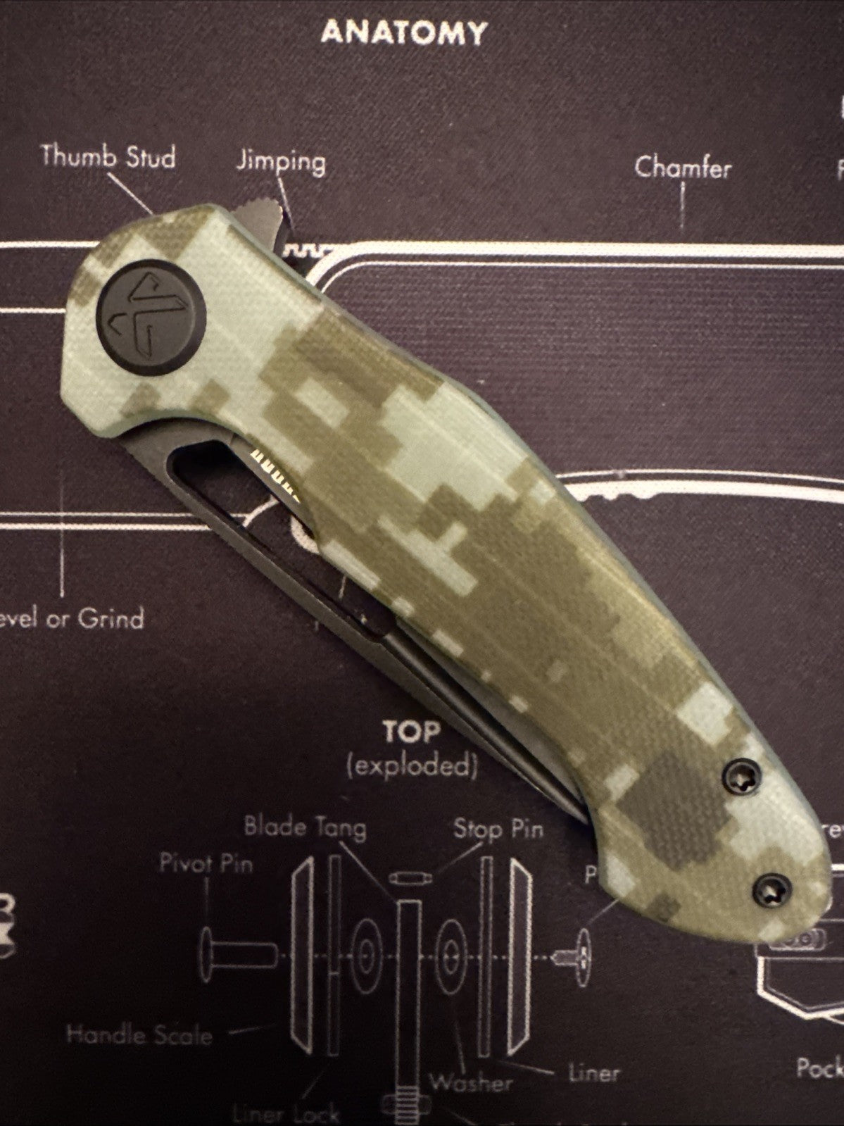 Kubey Dugu Linerlock Digital Camo G10 Folding Black 14C28N Sandvik Knife 210L