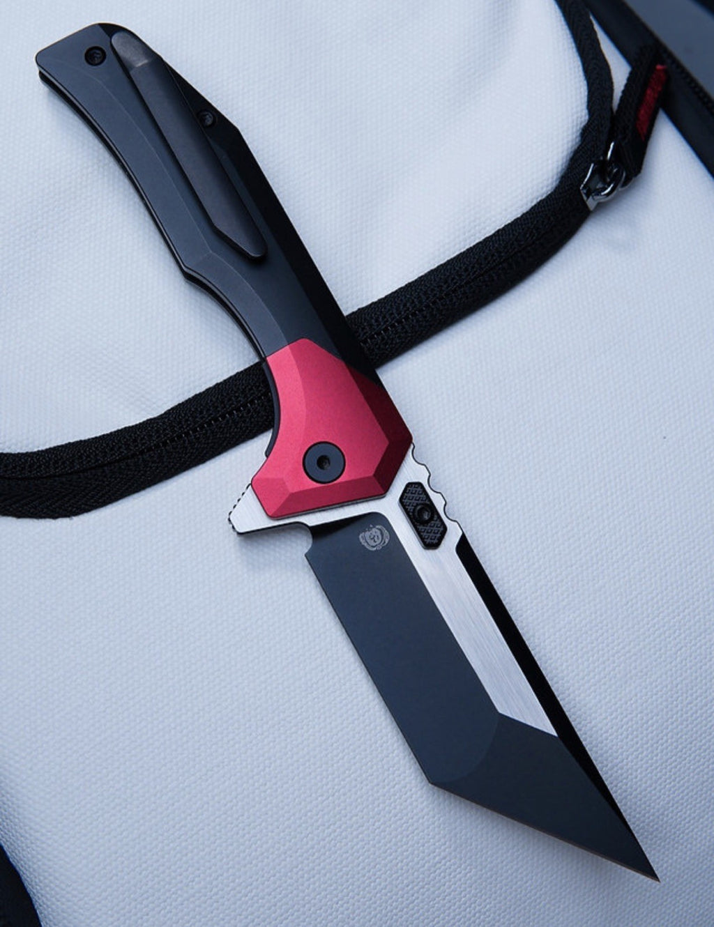 ARCANE DESIGN - BLACK/RED PVD NECRONAUT V3 Magnacut - Titanium