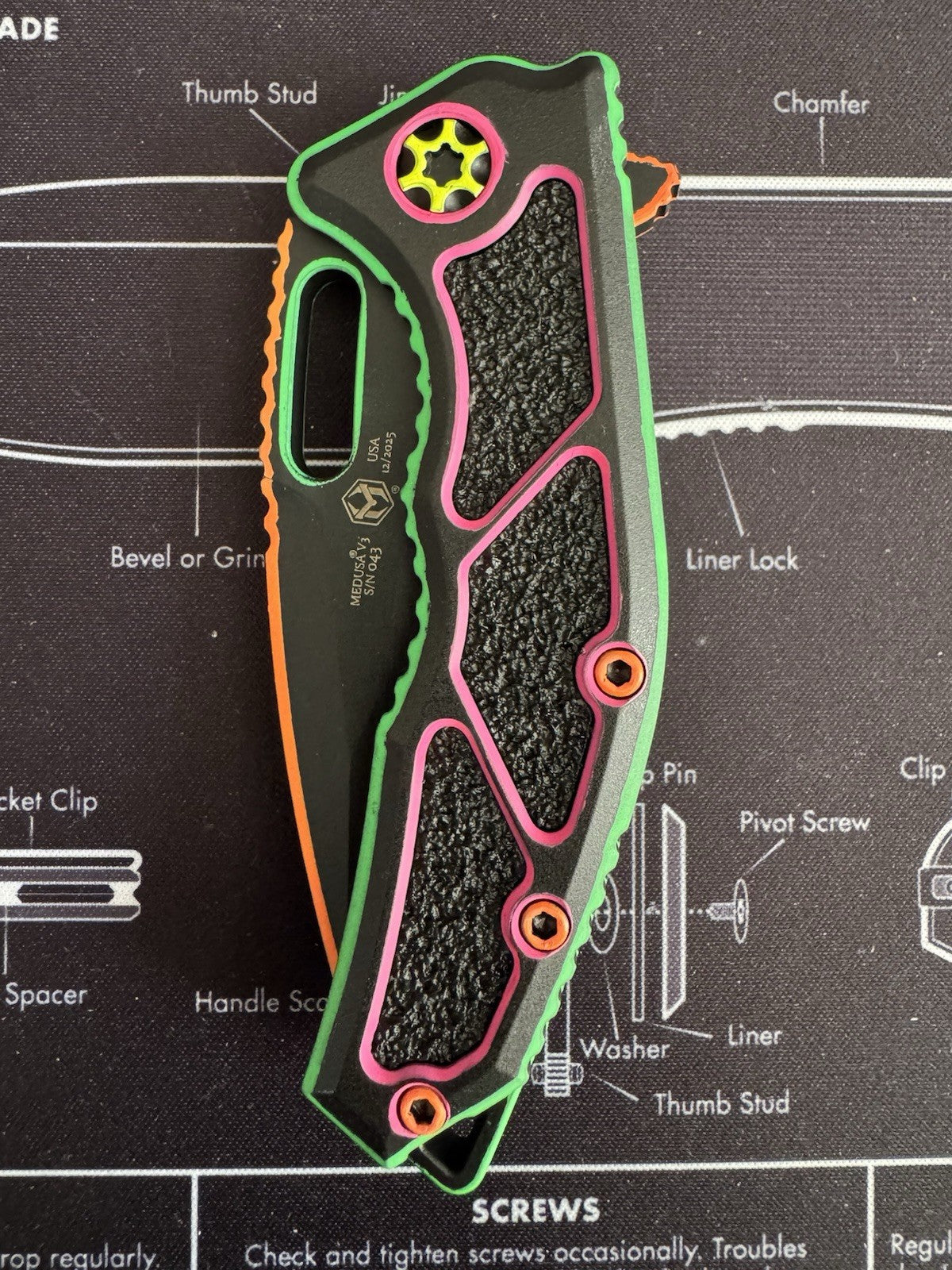 #18 - Heretic Medusa 80s Neon Cel-Shade Tanto - BROP Exclusive Sold Out!
