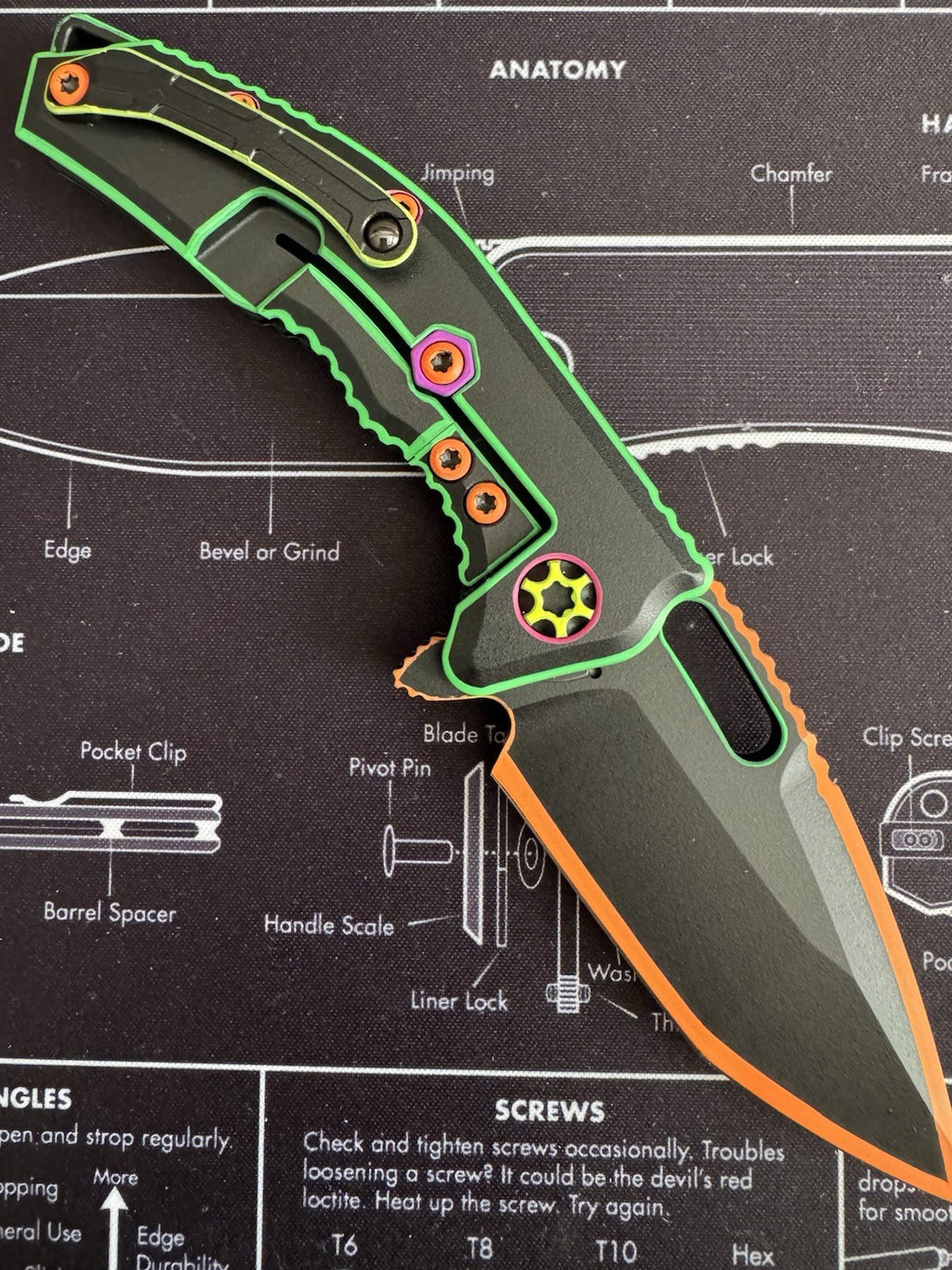 #18 - Heretic Medusa 80s Neon Cel-Shade Tanto - BROP Exclusive Sold Out!