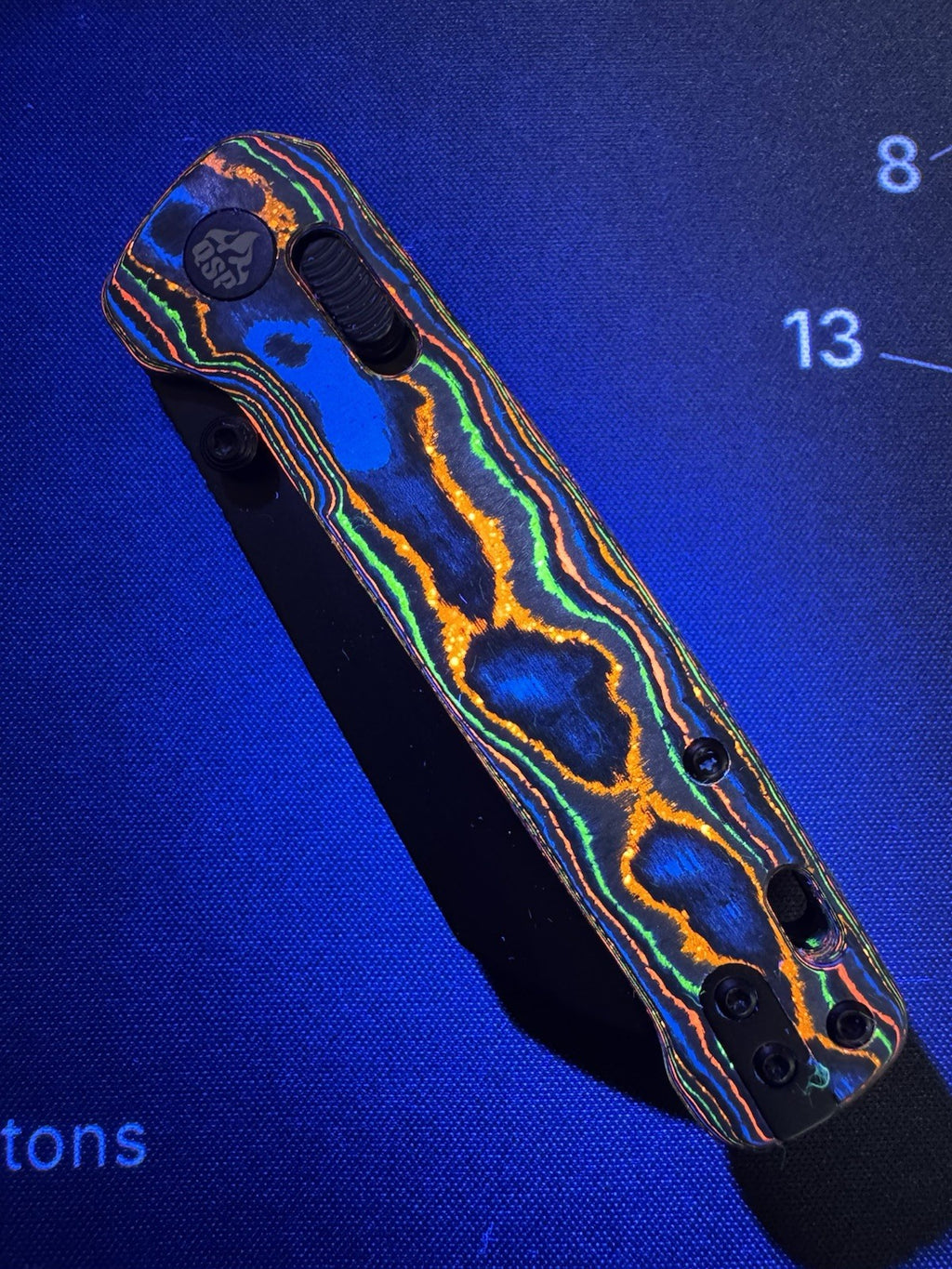 QSP Penguin 80s Camo Carbon Fiber 1 Of 90 Folding Pocket Knife