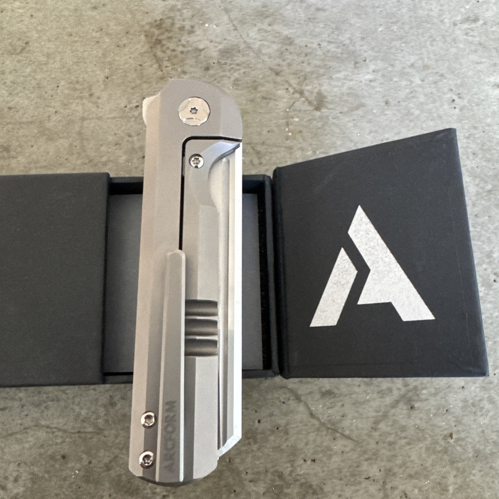 Arcform Slimfoot Frame Lock Titanium M390