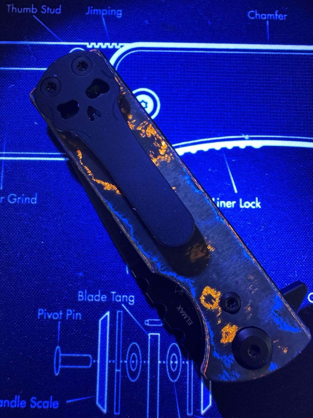 Chaves TAK REDENCION 80s CAMO CARBON Flipper Drop Point, Black, Elmax