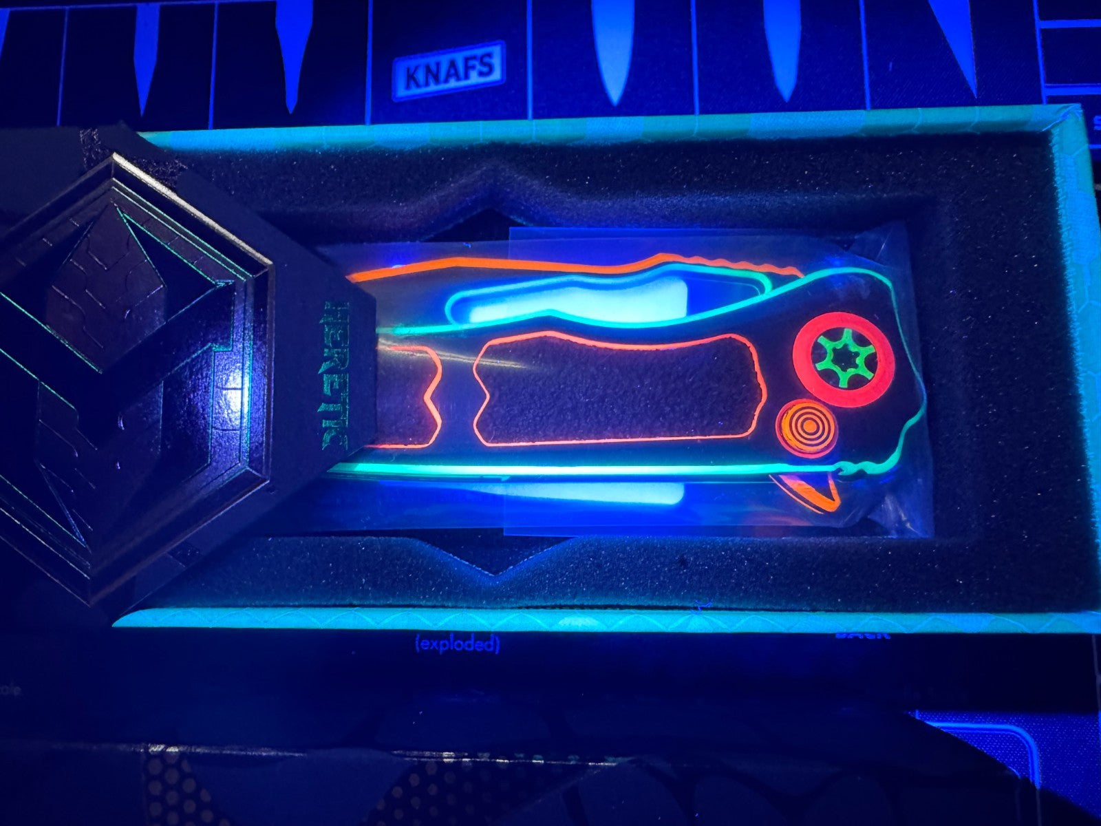 Heretic Wraith 80s Neon Celshade Brop Exclusive