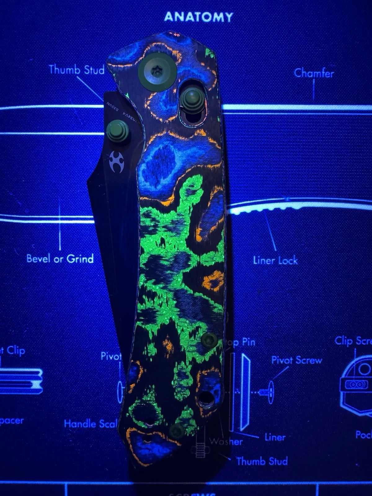 KANSEPT Fenrir Crossbar Knife 80S Camo Carbon Fiber Handle (3.48'' CPM S35V