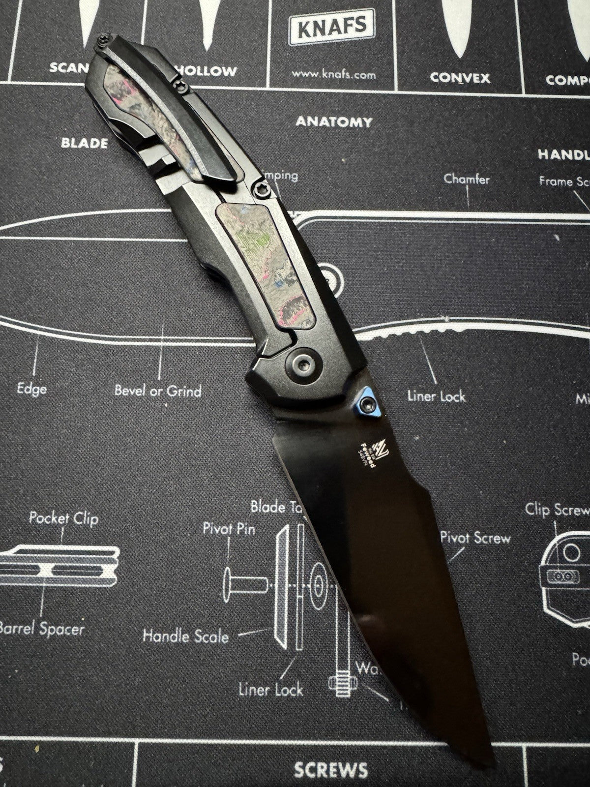 Kizer Cutlery Feweed S45VN & Titanium + 80s Camo CF (3" Black) 