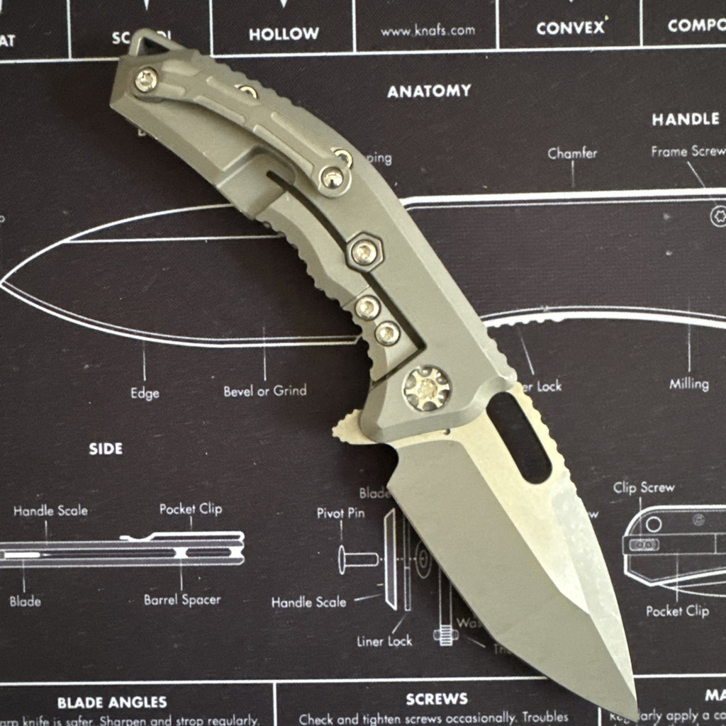 RARE! SOLD OUT  #713 - Heretic Medusa Manual Tanto Battleworn Titanium