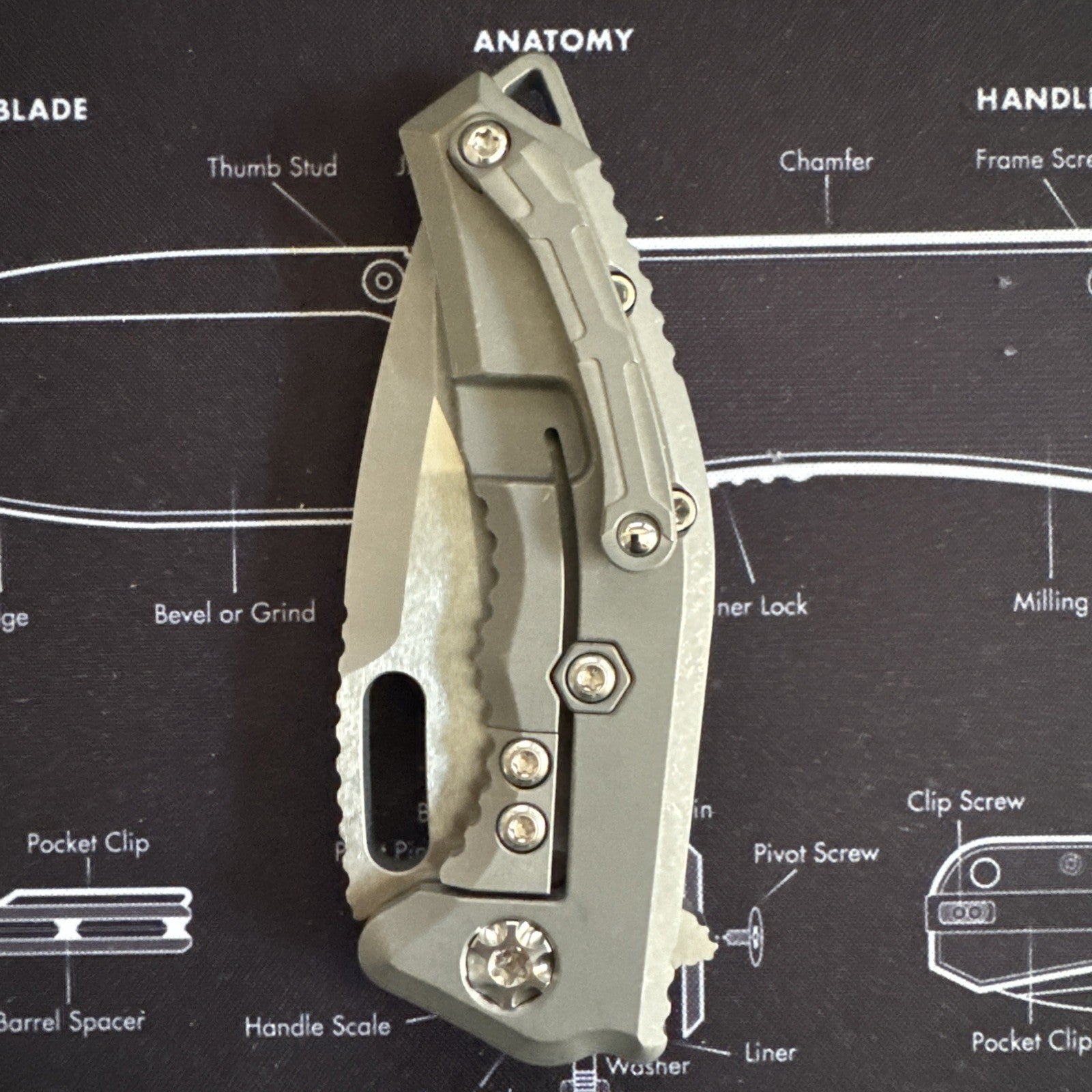 RARE! SOLD OUT  #713 - Heretic Medusa Manual Tanto Battleworn Titanium