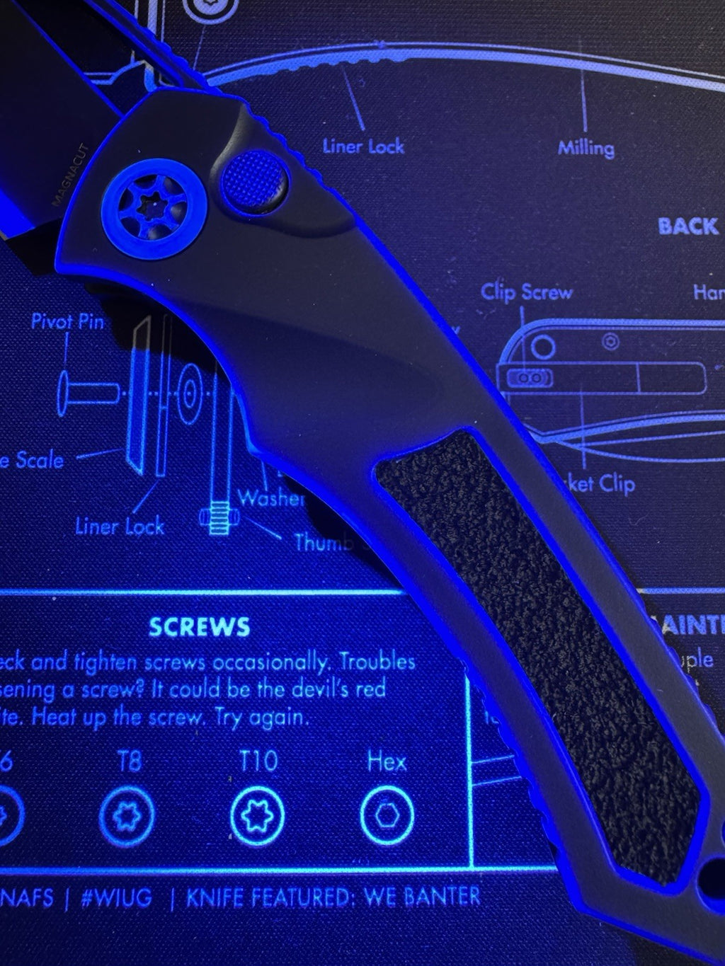 #43 Heretic Knives Pariah Knife Secret Cel Shade (3.8" Cel Shade)