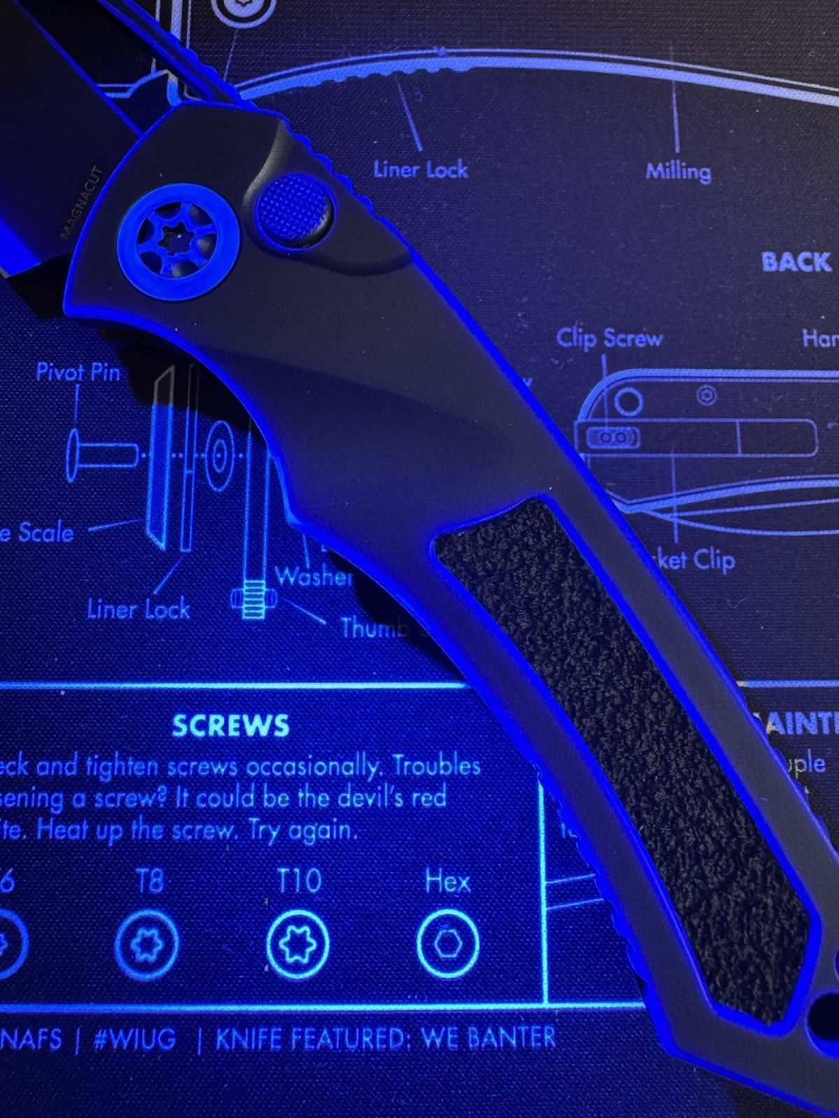 #43 Heretic Knives Pariah Knife Secret Cel Shade (3.8" Cel Shade)