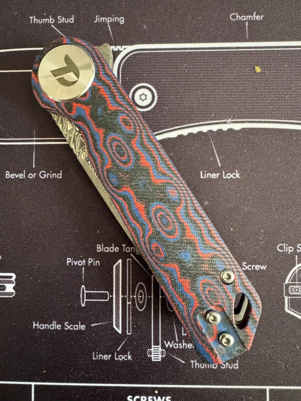 DREAMTECH Liner Lock Knife D3897MRD Camo Carbon Micarta 3.27” Damascus