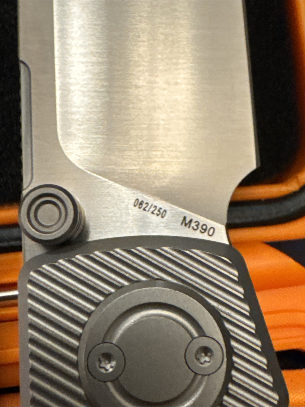 Vosteed Raccoon V - M390 - Titanium - Satin Blade  #62 Of #250