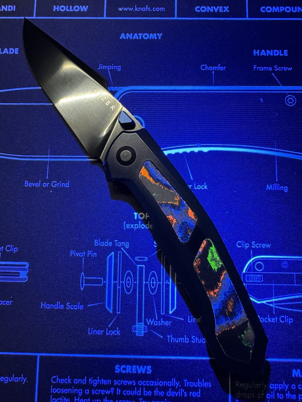 Kizer Cutlery Feweed S45VN & Titanium + 80s Camo CF (3" Black) 