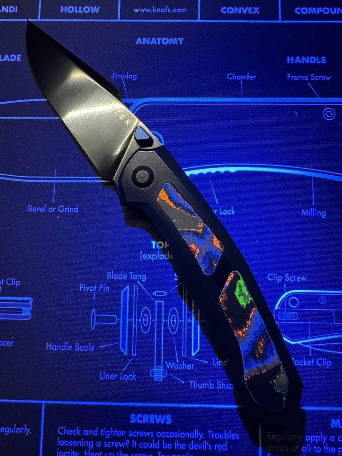 Kizer Cutlery Feweed S45VN & Titanium + 80s Camo CF (3" Black) 