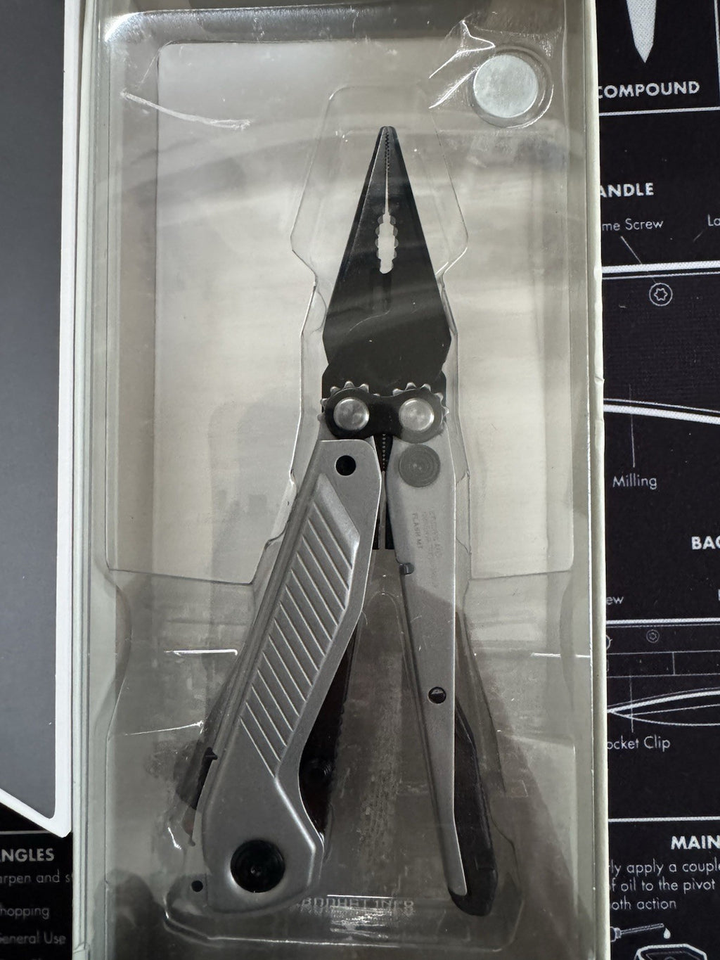 SOG Everyday Daily Solution EDC CRYO D2 Steel Compact Pocket Size Flash MT Multi