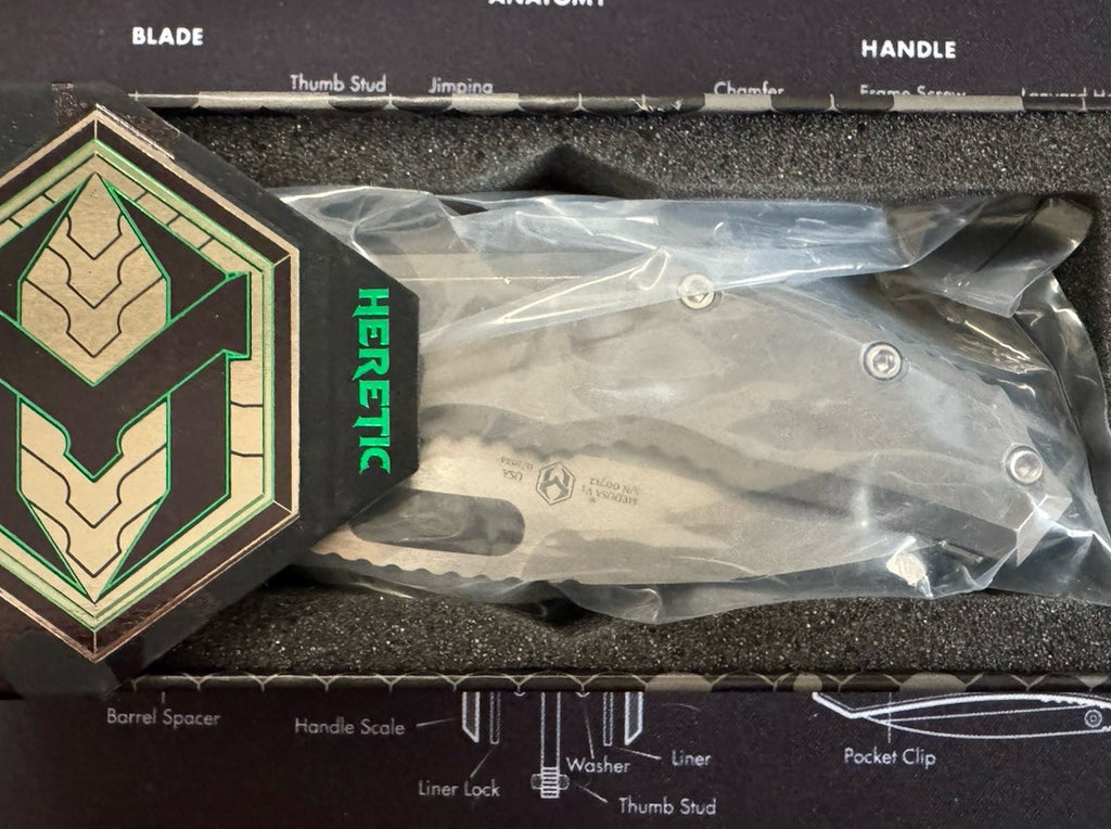 RARE! SOLD OUT  - Heretic Medusa Manual Tanto Battleworn Titanium