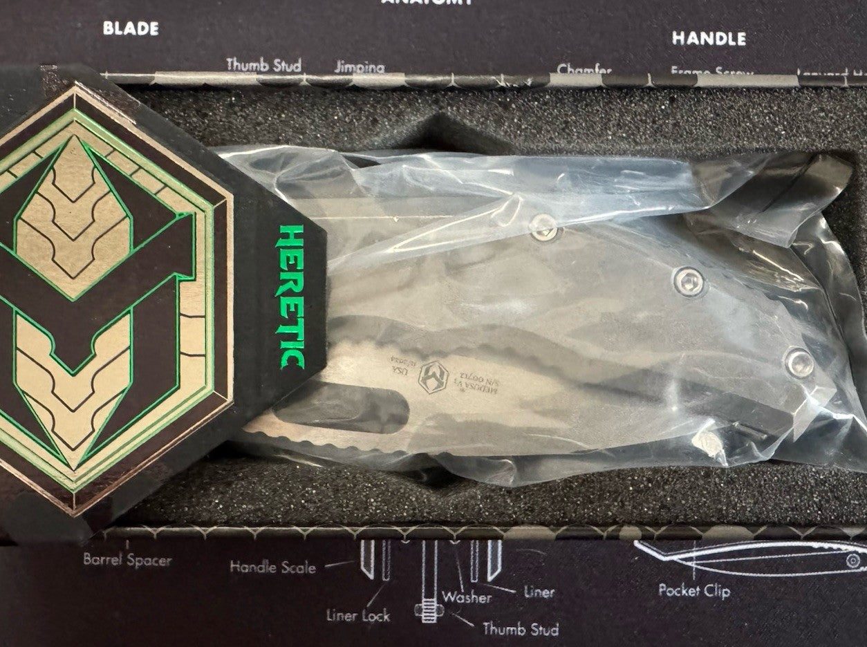 RARE! SOLD OUT  - Heretic Medusa Manual Tanto Battleworn Titanium