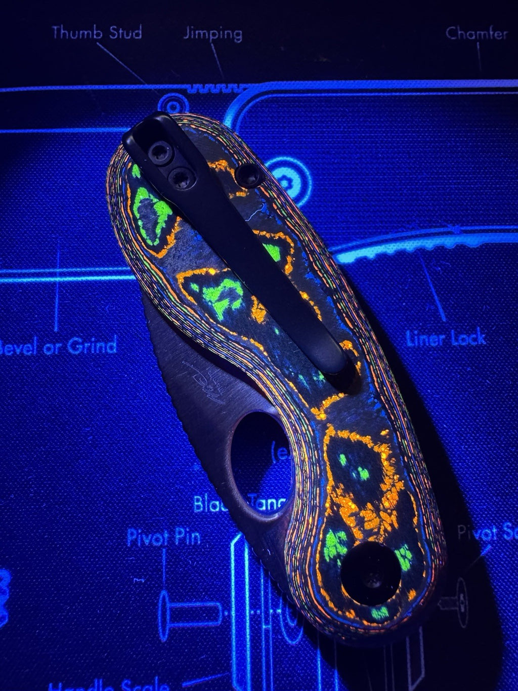 Kizer Microbe 80s Camo Carbon Fiber Folding M390 Pocket Knife 2742A1