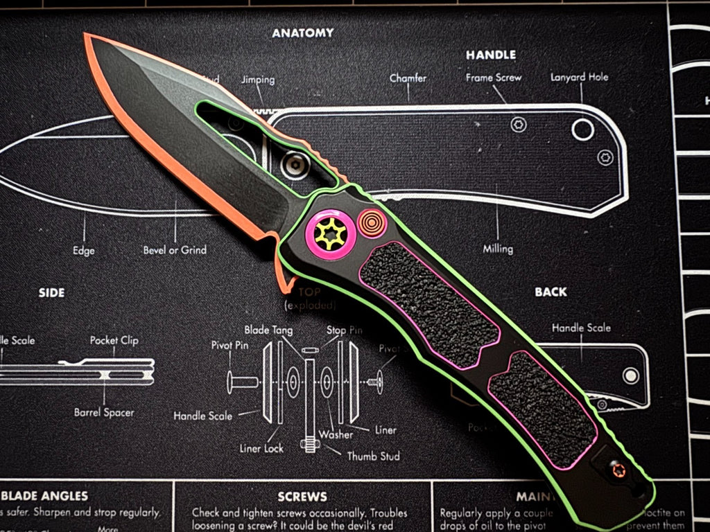 Heretic Wraith 80s Neon Celshade Brop Exclusive