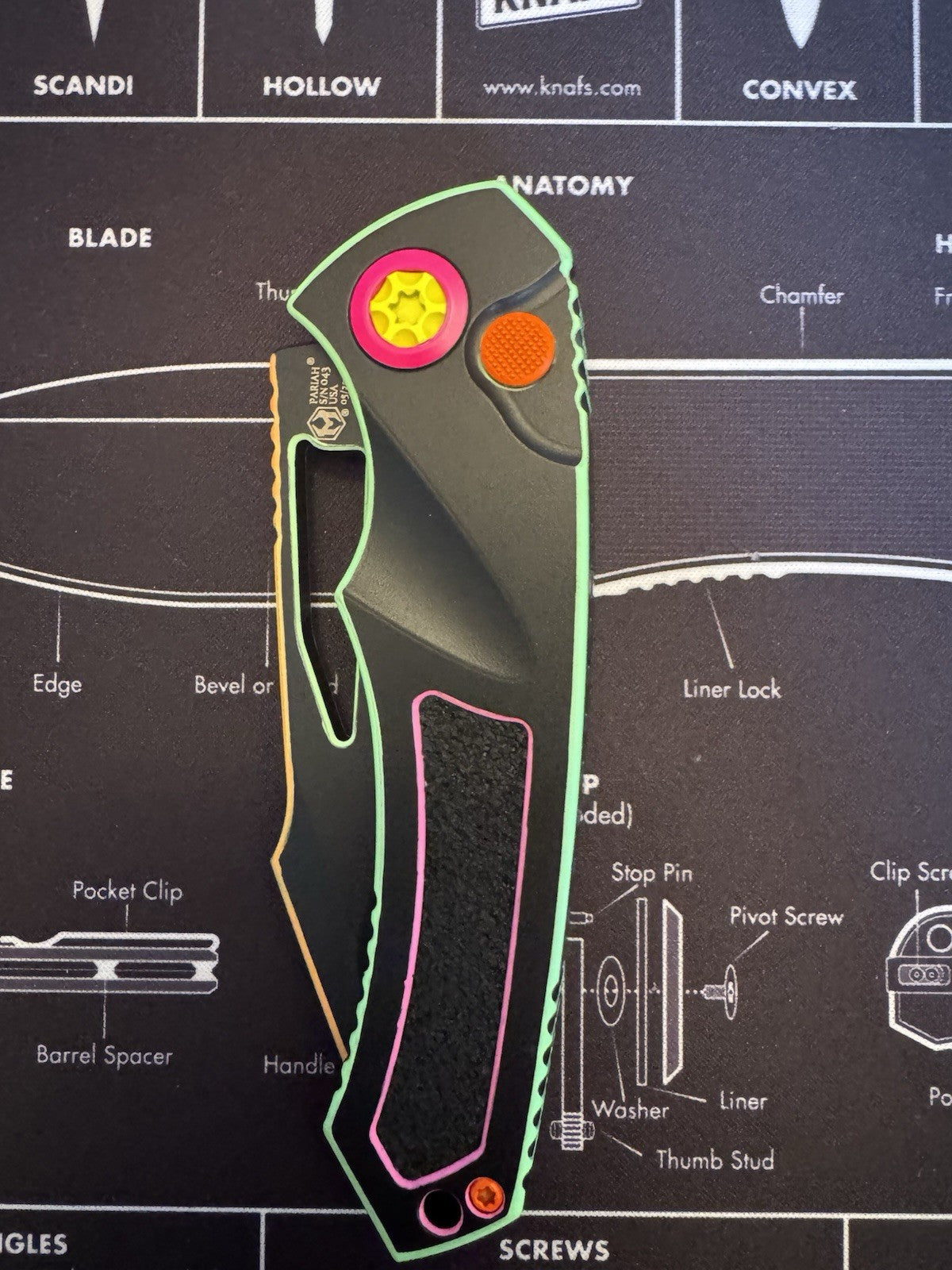 #43 Neon Cel Shading Heretic Pariah Manual Knife with Magnacut steel & DLC 80s