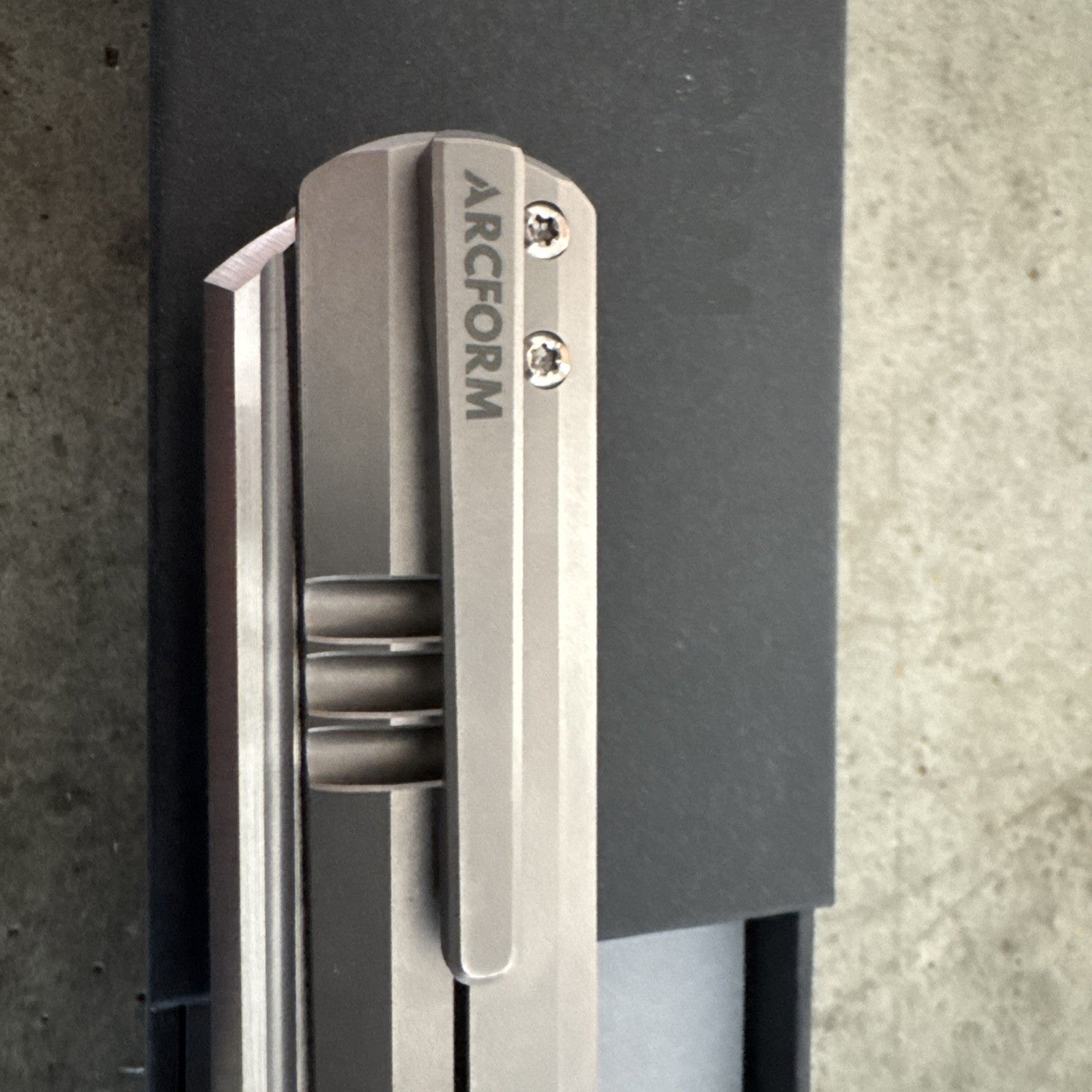 Arcform Slimfoot Frame Lock Titanium M390