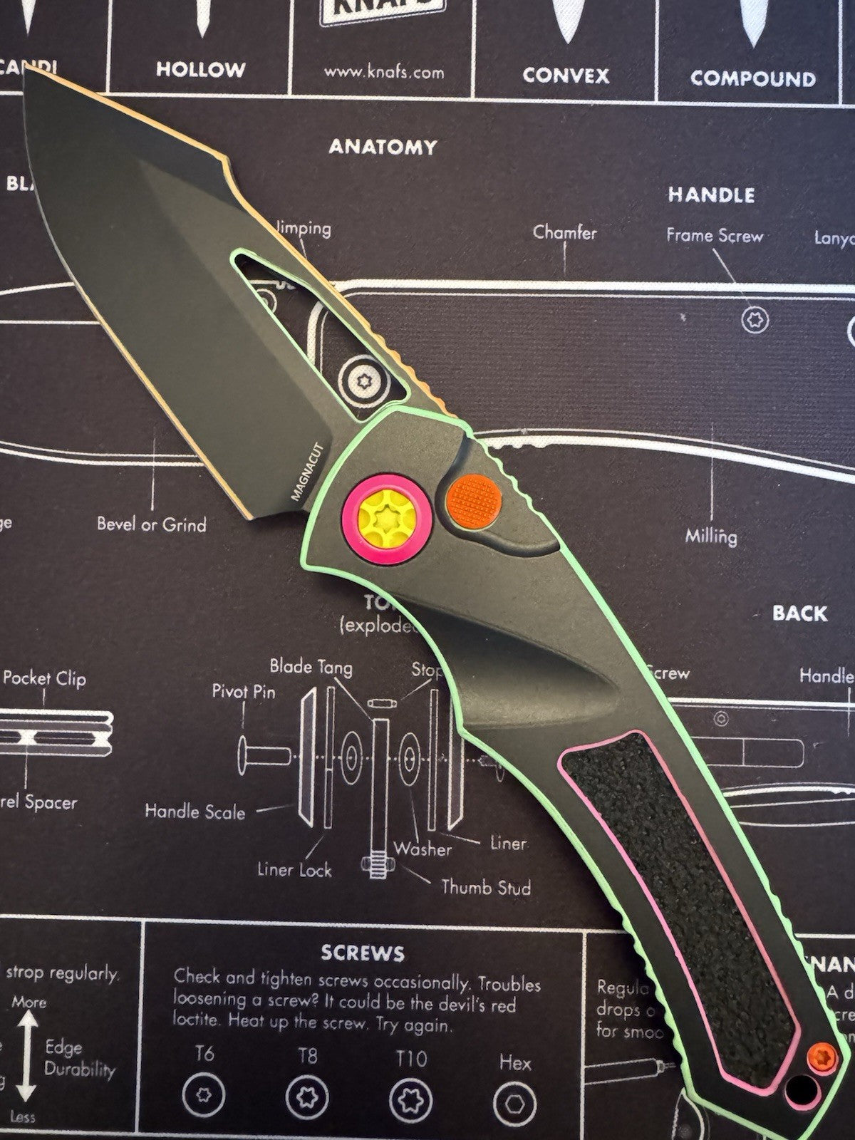 #43 Neon Cel Shading Heretic Pariah Manual Knife with Magnacut steel & DLC 80s