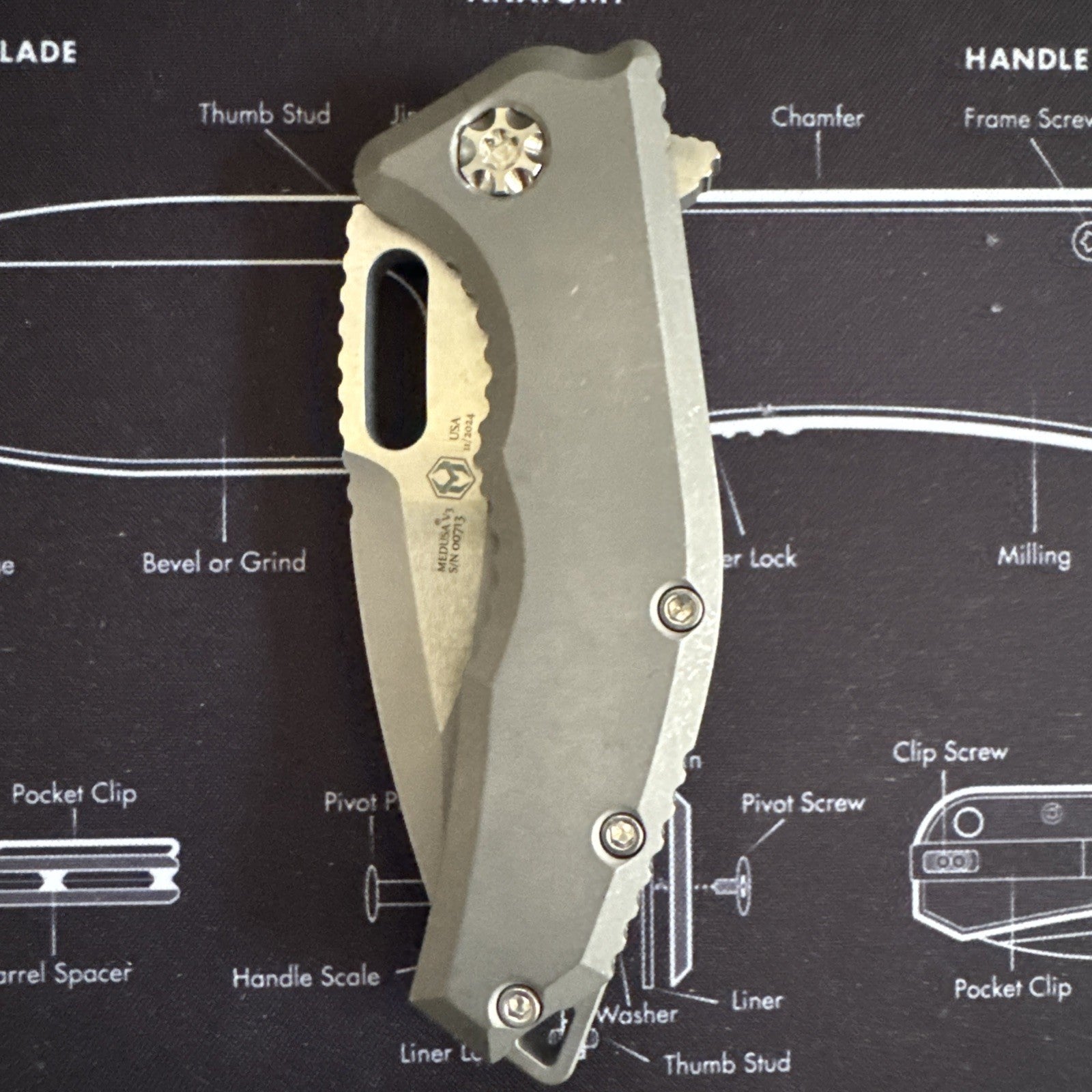 RARE! SOLD OUT  #713 - Heretic Medusa Manual Tanto Battleworn Titanium