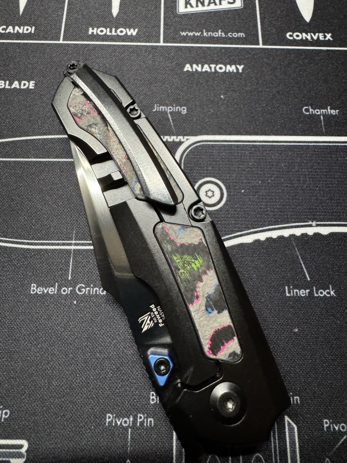 Kizer Cutlery Feweed S45VN & Titanium + 80s Camo CF (3" Black) 