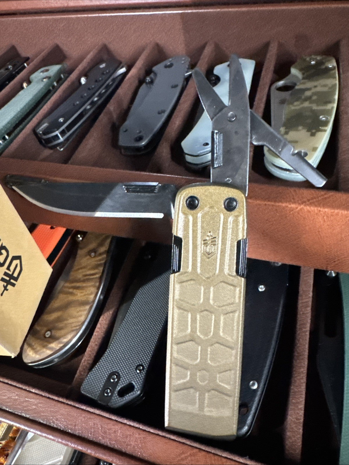 Gerber Lockdown Slim Pry Multitool Pocket Knife Scissors Cap Lifter Drivers