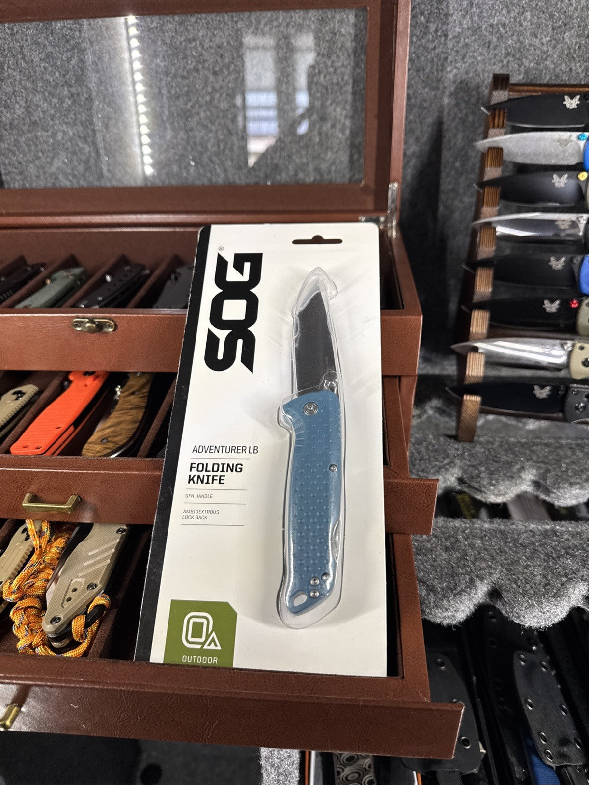 SOG Adventurer LB Lockback Black Folding knife - Free shipping
