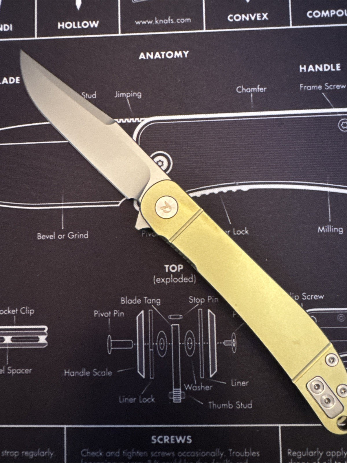 Dreamtech Liner Lock, TITANIUM Handle, D2 Blade, Model D4366GR