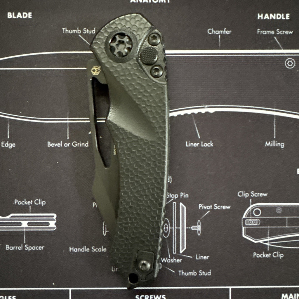 Heretic Mini Pariah Black Magnacut