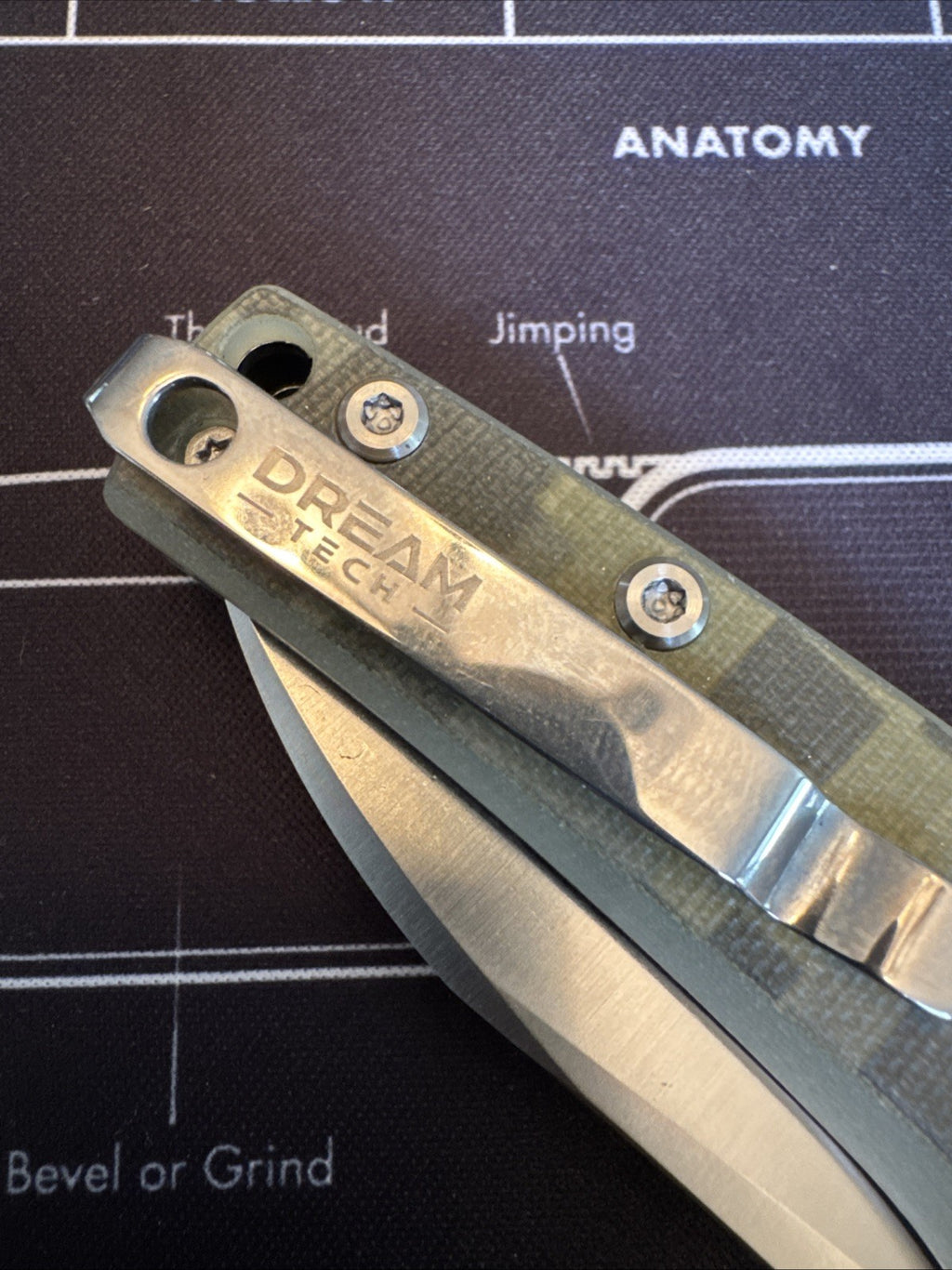 Dreamtech D2 Blade, G10 Handle, Model D3618, Camo