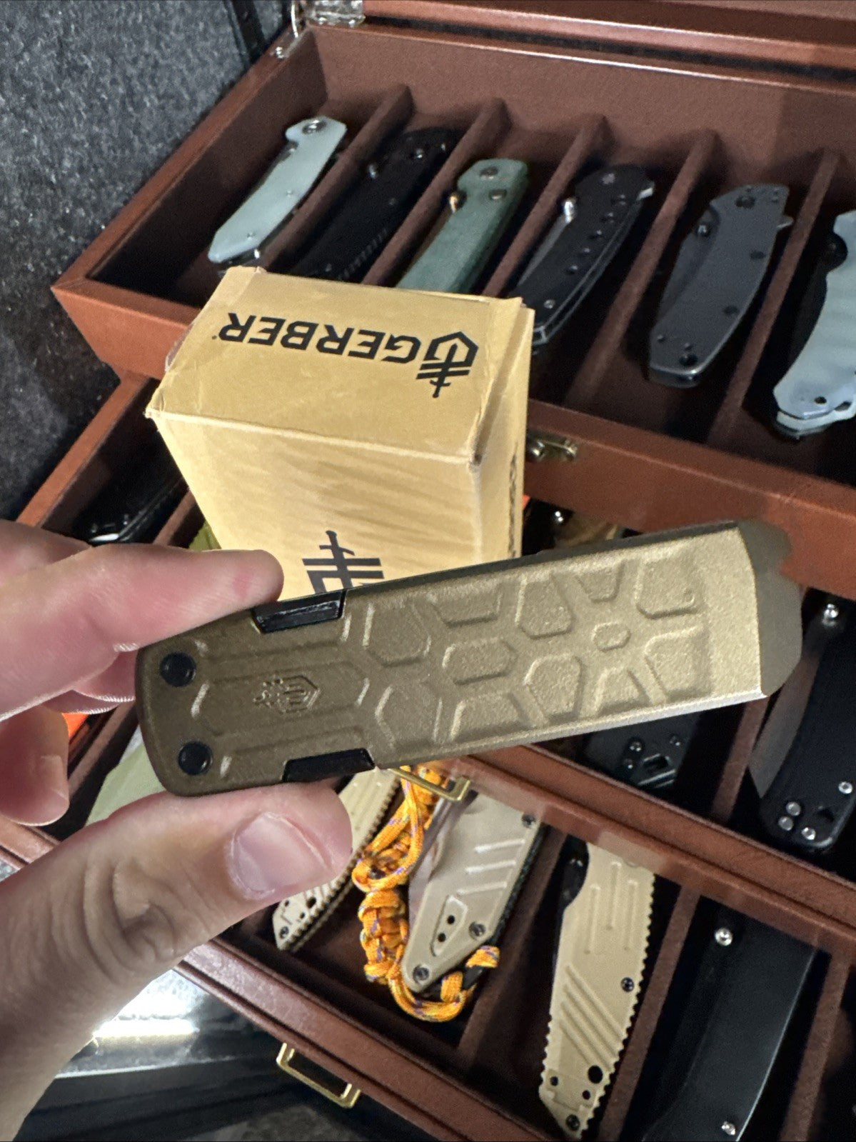 Gerber Lockdown Slim Pry Multitool Pocket Knife Scissors Cap Lifter Drivers